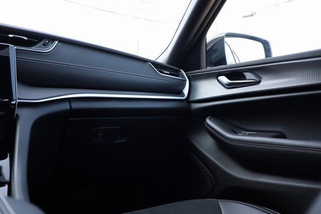 New 2025 Jeep Grand Cherokee Altitude w/ Trailer Tow Package image 39