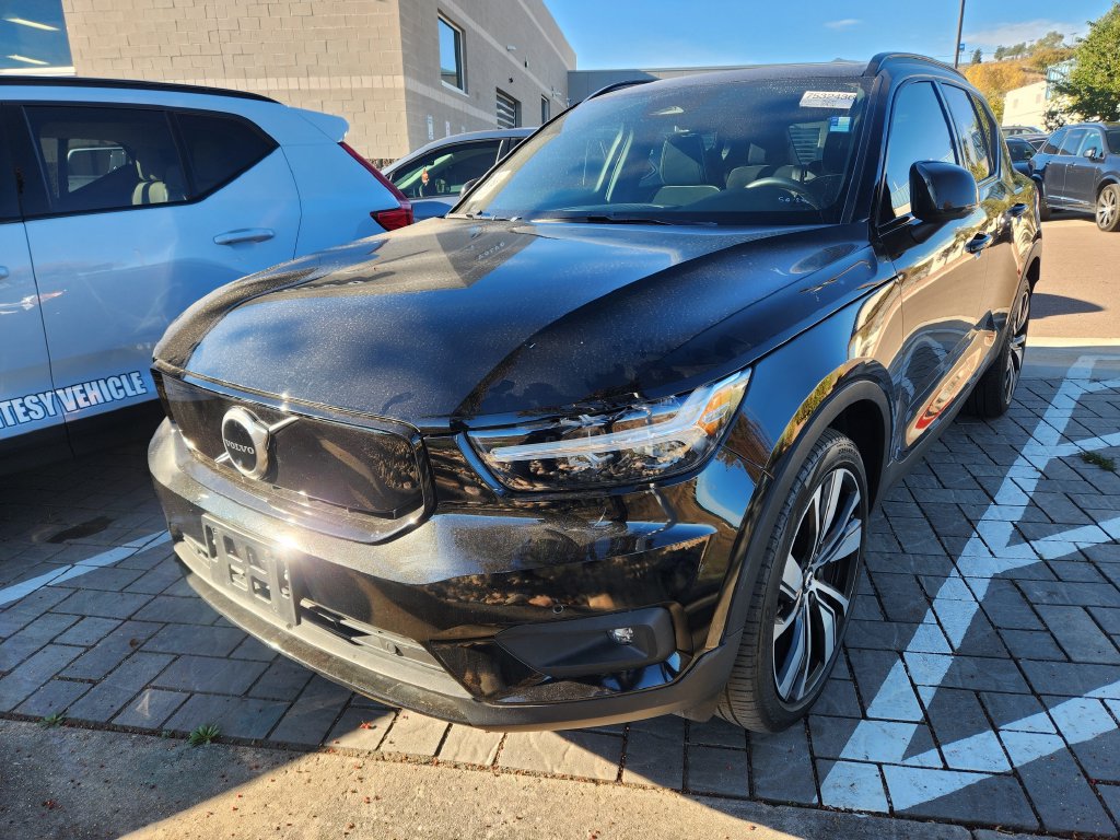 Used 2021 Volvo XC40 P8 Recharge w/ Advanced Package AWD/4WD image 4