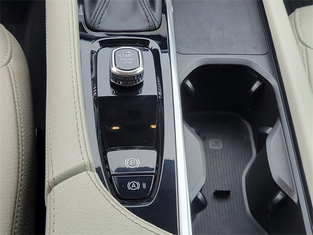 Used 2022 Volvo XC90 T5 Momentum w/ Climate Package image 25