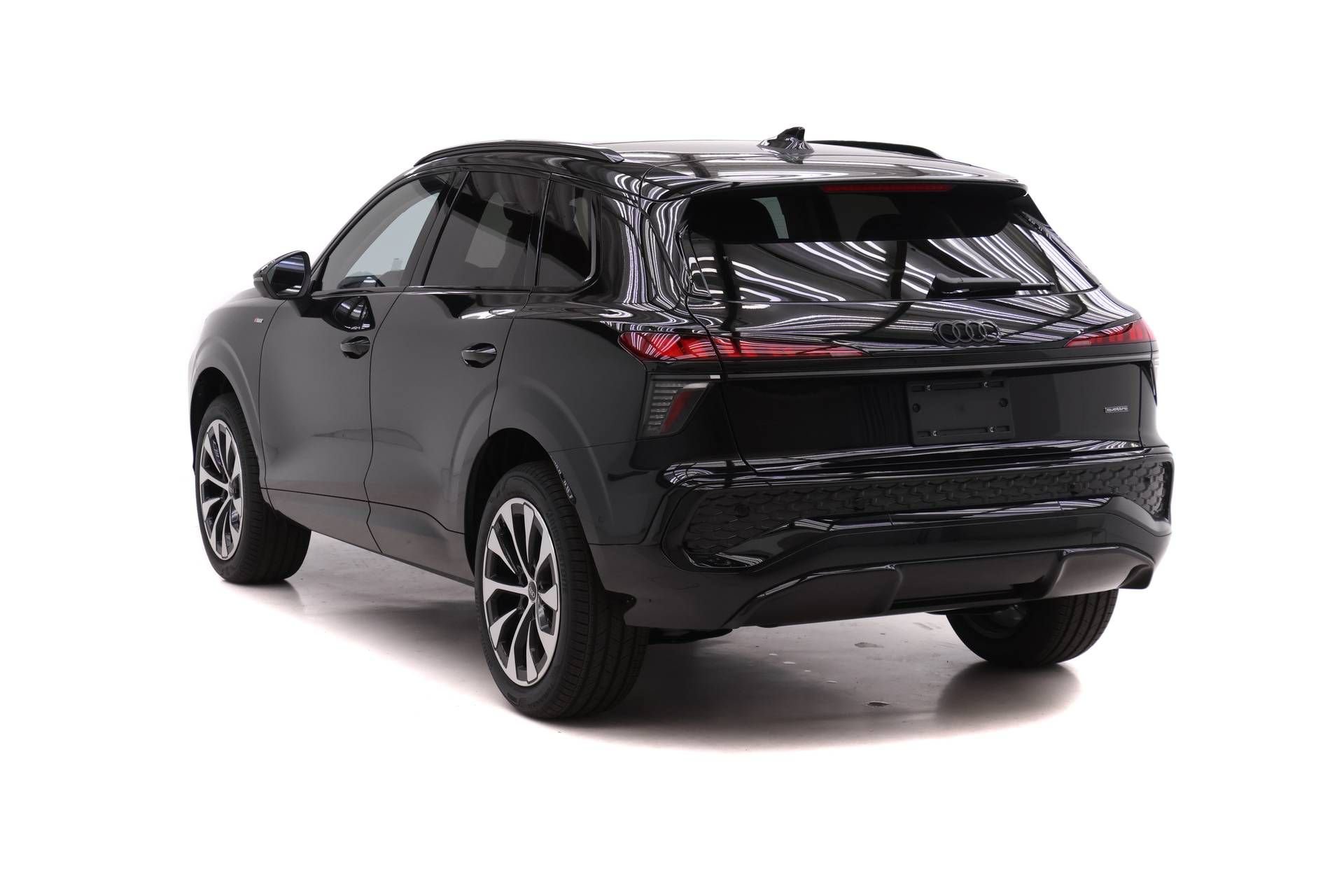 New 2026 Audi Q3 quattro 2.0T AWD/4WD image 5