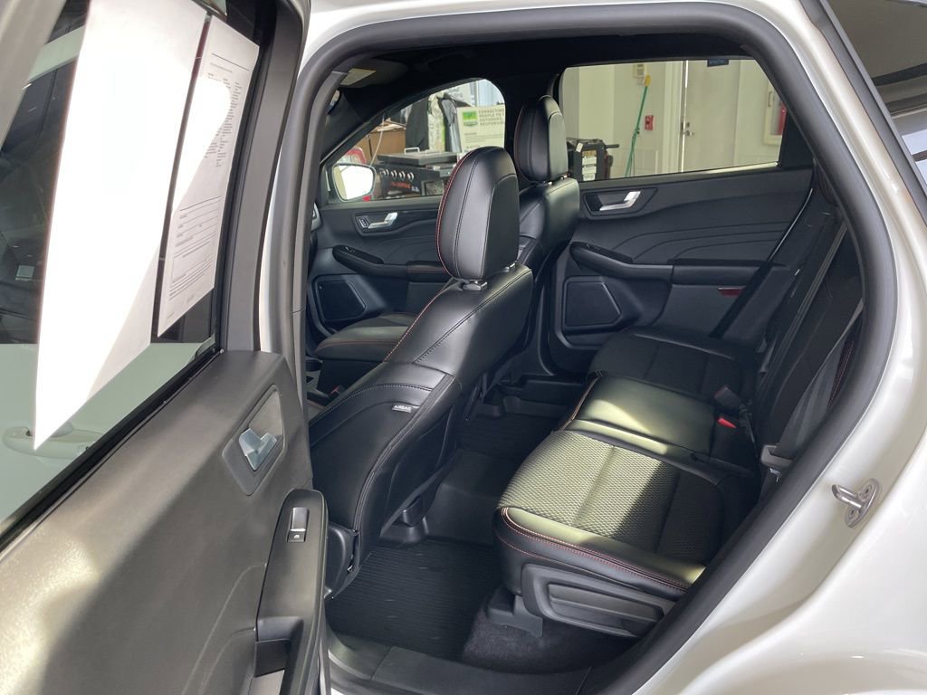 Certified 2024 Ford Escape ST-Line Select w/ Tech Pack #1 image 13