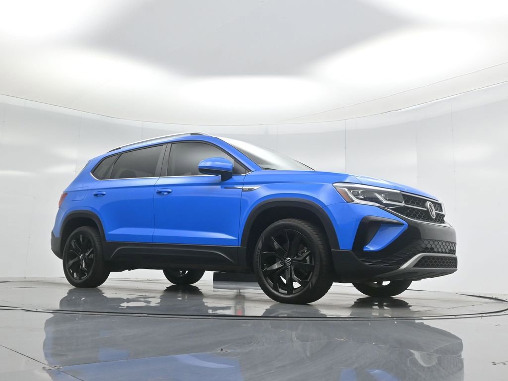 Used 2022 Volkswagen Taos SEL w/ Panoramic Sunroof Package image 4