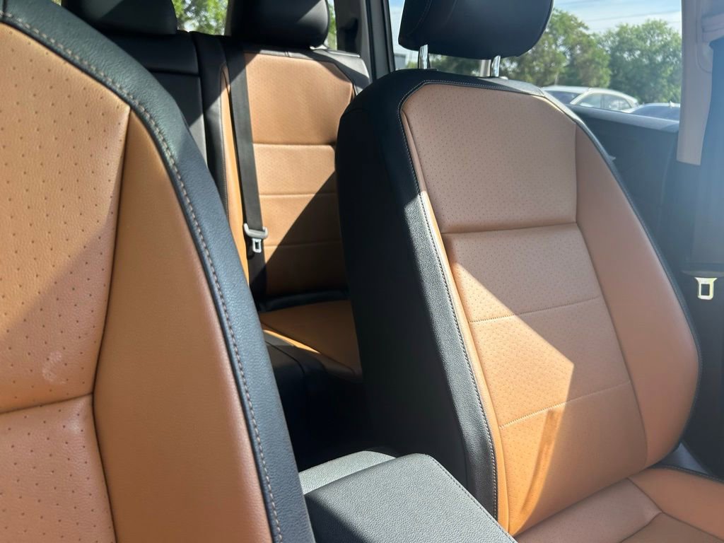 Used 2019 Volkswagen Tiguan SE w/ Panoramic Sunroof Package image 34