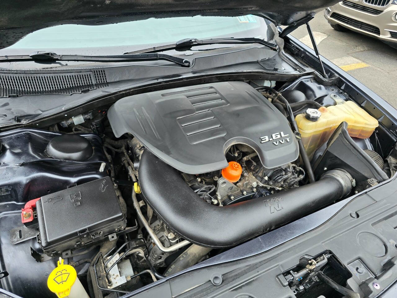 Used 2016 Chrysler 300 S w/ 300S Premium Group image 32