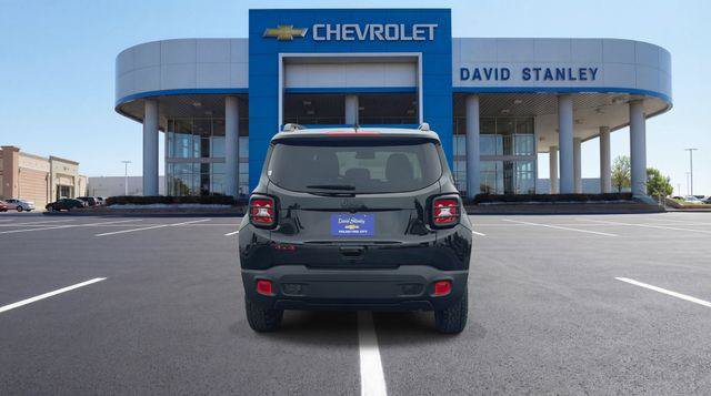 Used 2023 Jeep Renegade Latitude AWD/4WD image 7