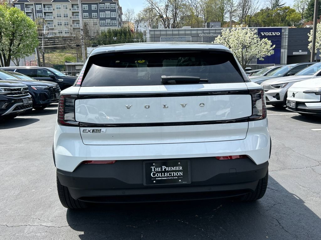 New 2026 Volvo EX30 Ultra w/ Climate Package image 3