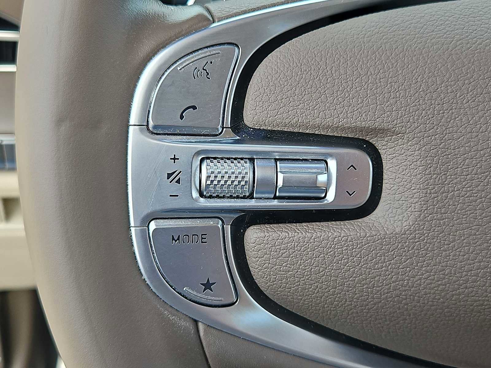 Used 2022 Genesis GV80 2.5T w/ Prestige Package 04 image 24