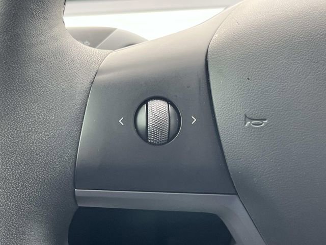 Used 2023 Tesla Model Y Long Range AWD/4WD image 26