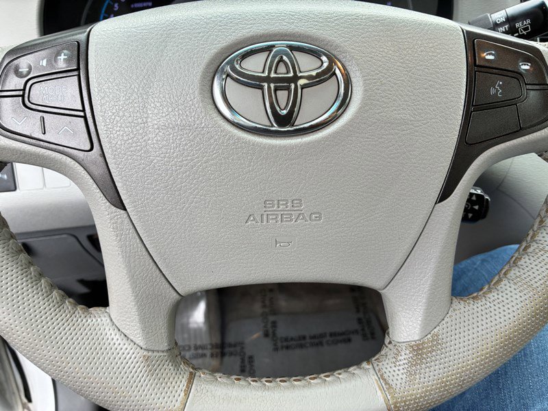 Used 2013 Toyota Sienna XLE w/ Entertainment Pkg image 8