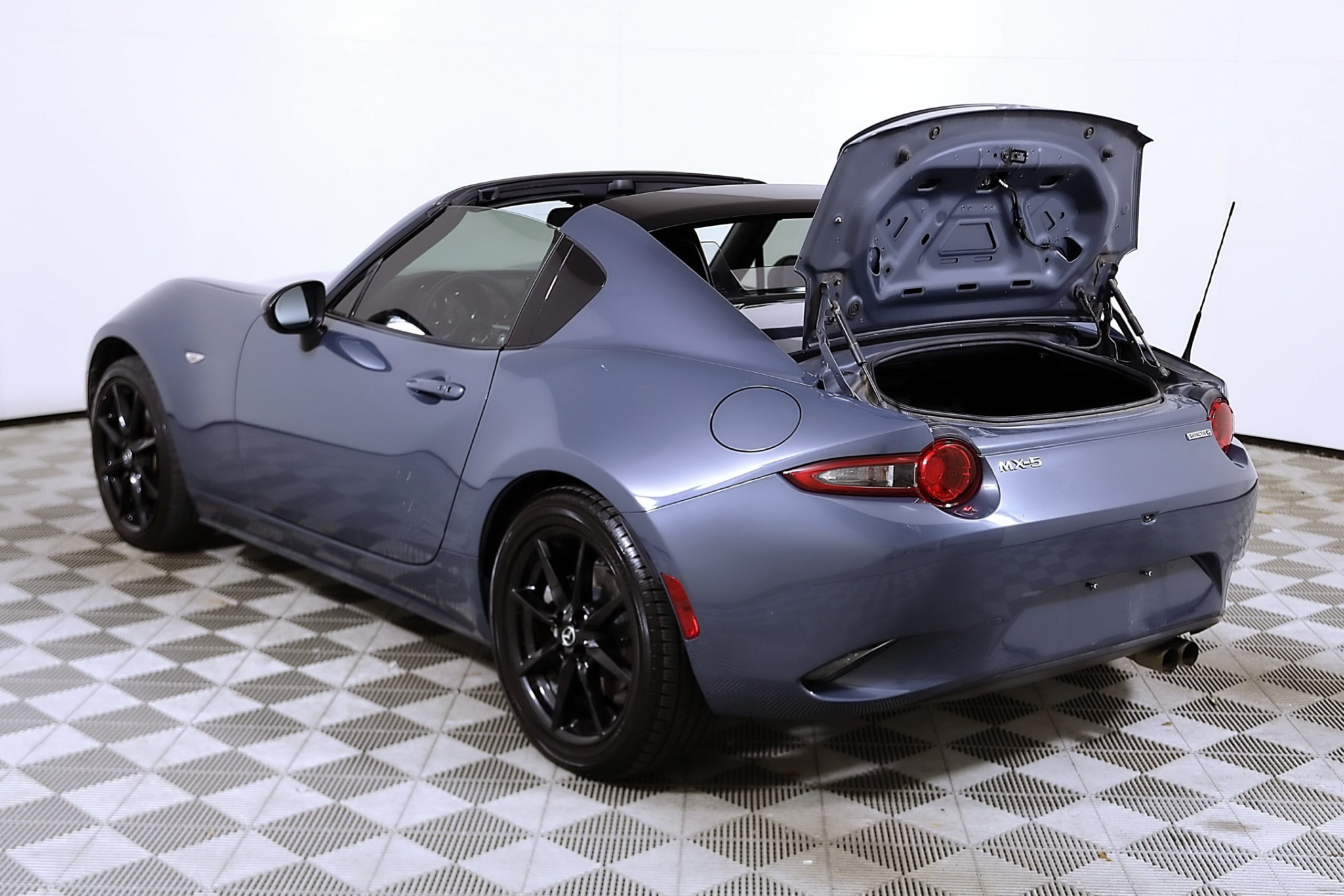 Used 2021 MAZDA MX-5 Miata RF Club RWD image 10