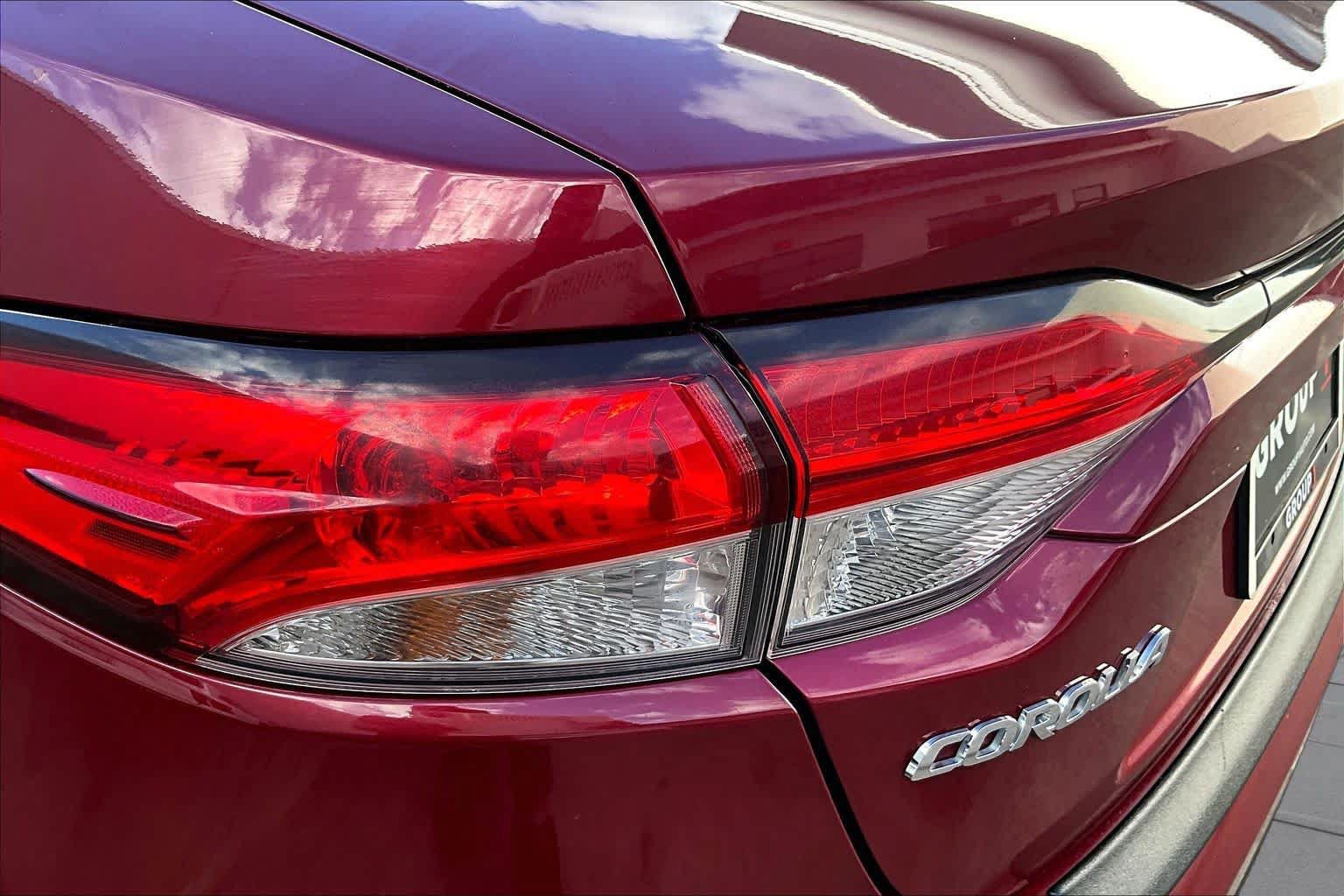 Used 2025 Toyota Corolla LE FWD image 27