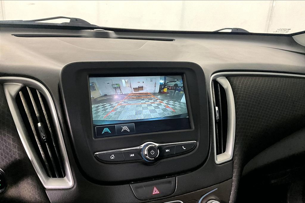 Used 2018 Chevrolet Malibu LS image 20