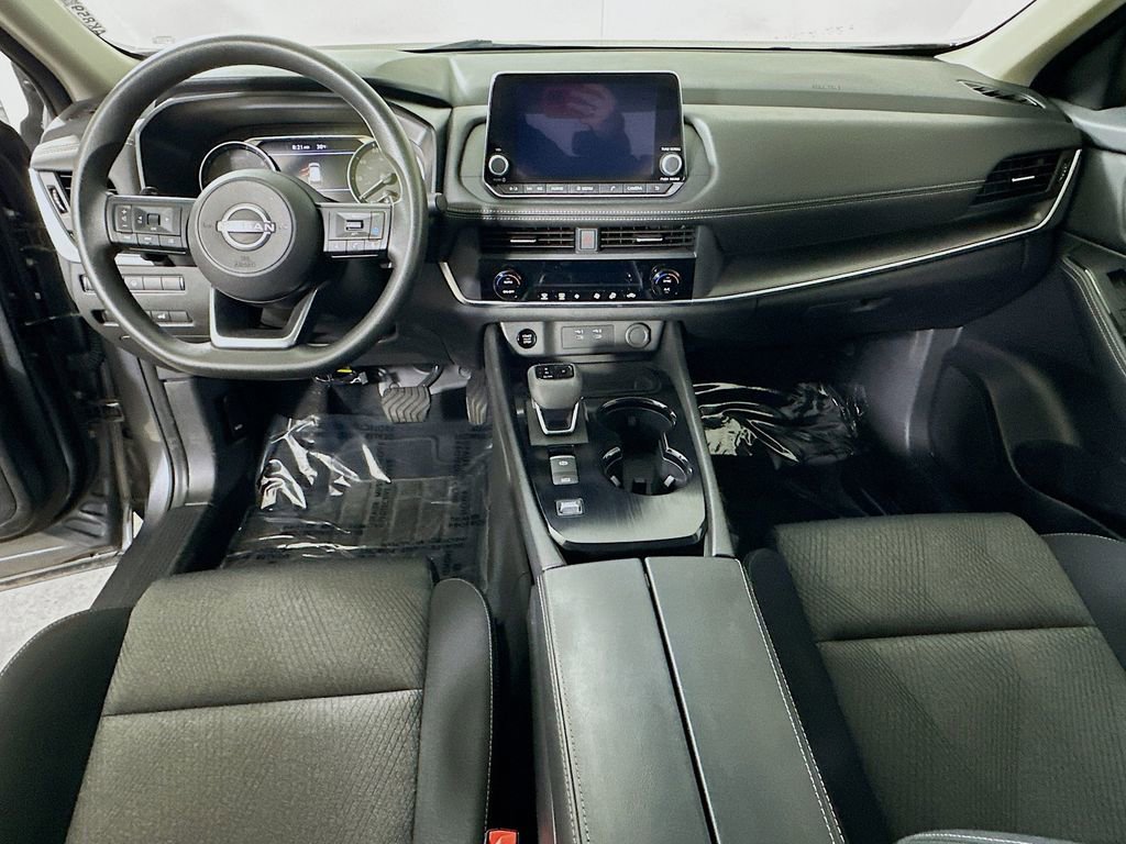 Used 2024 Nissan Rogue SV image 16