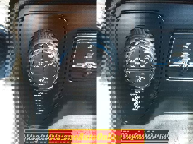 Used 2016 Jeep Renegade Trailhawk AWD/4WD image 23