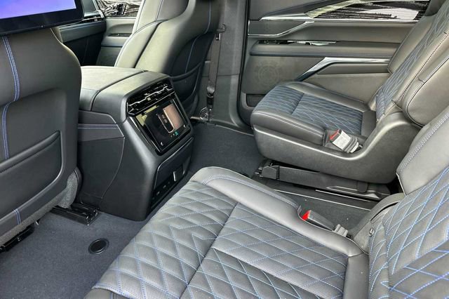 New 2026 Cadillac Escalade IQ Sport 1 w/ LPO, ONYX Package image 12