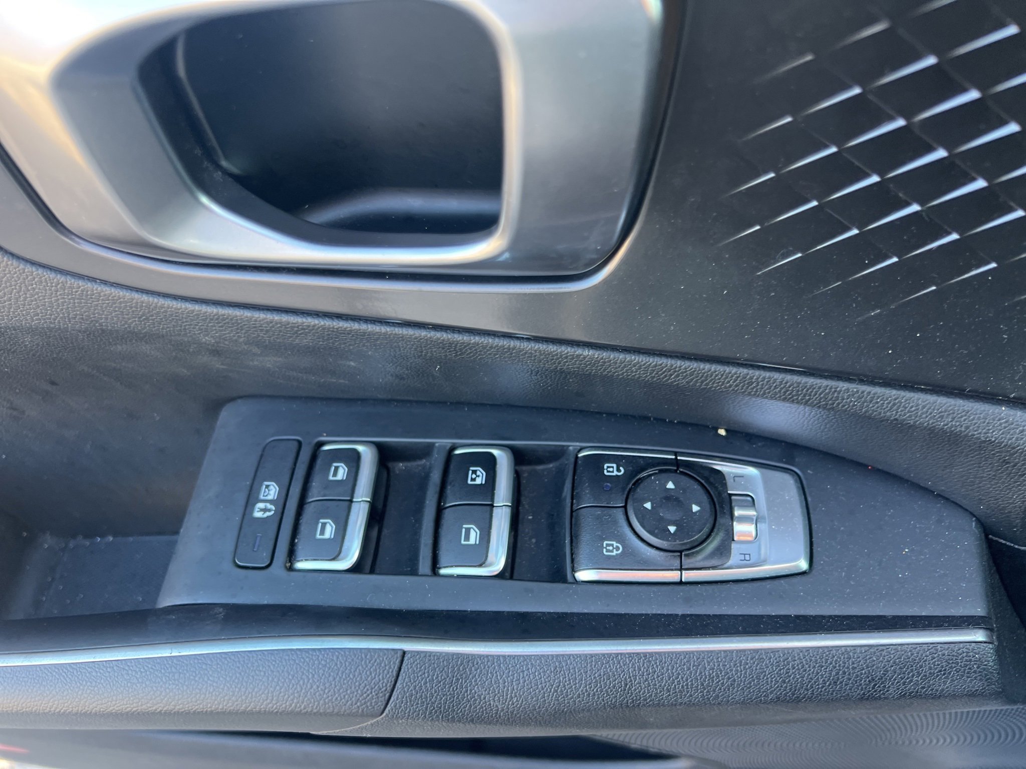 Used 2024 Kia Sorento S image 22