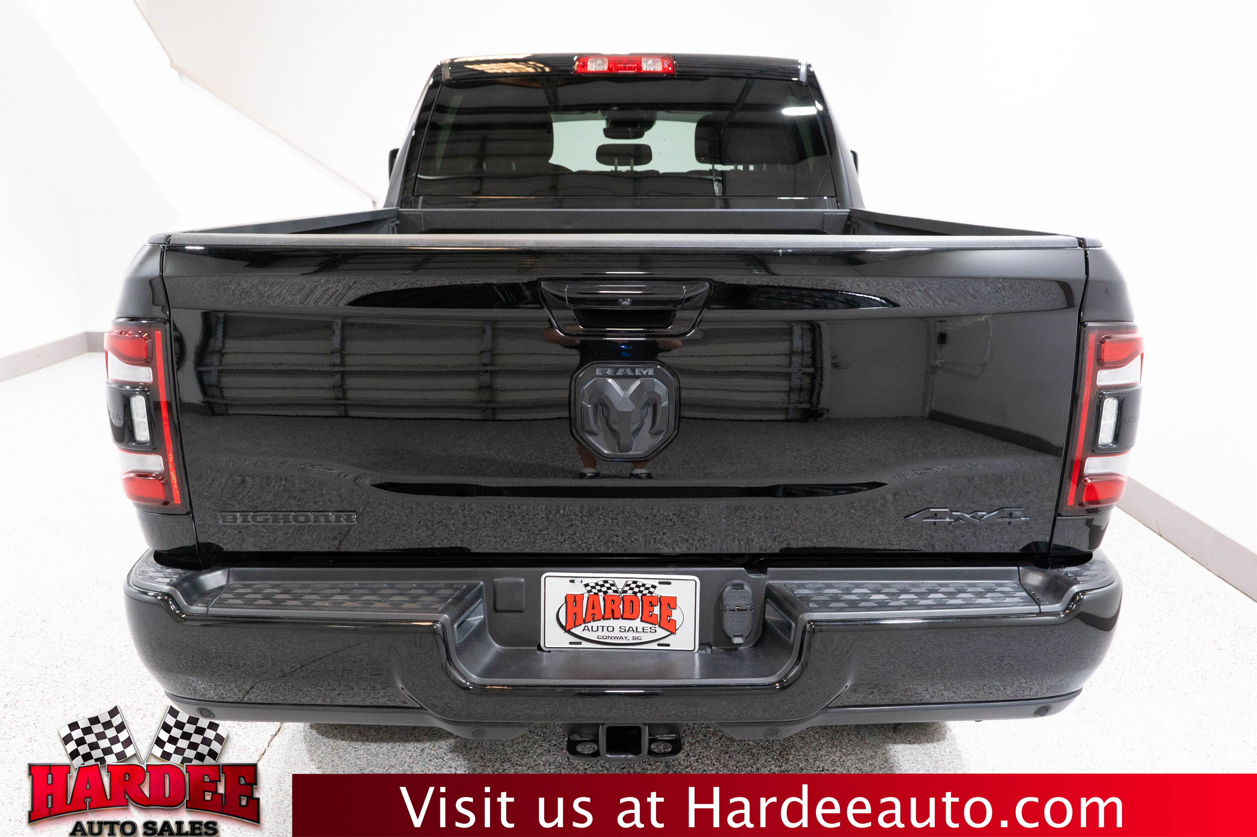 Used 2024 RAM 2500 Big Horn w/ Night Edition AWD/4WD image 4