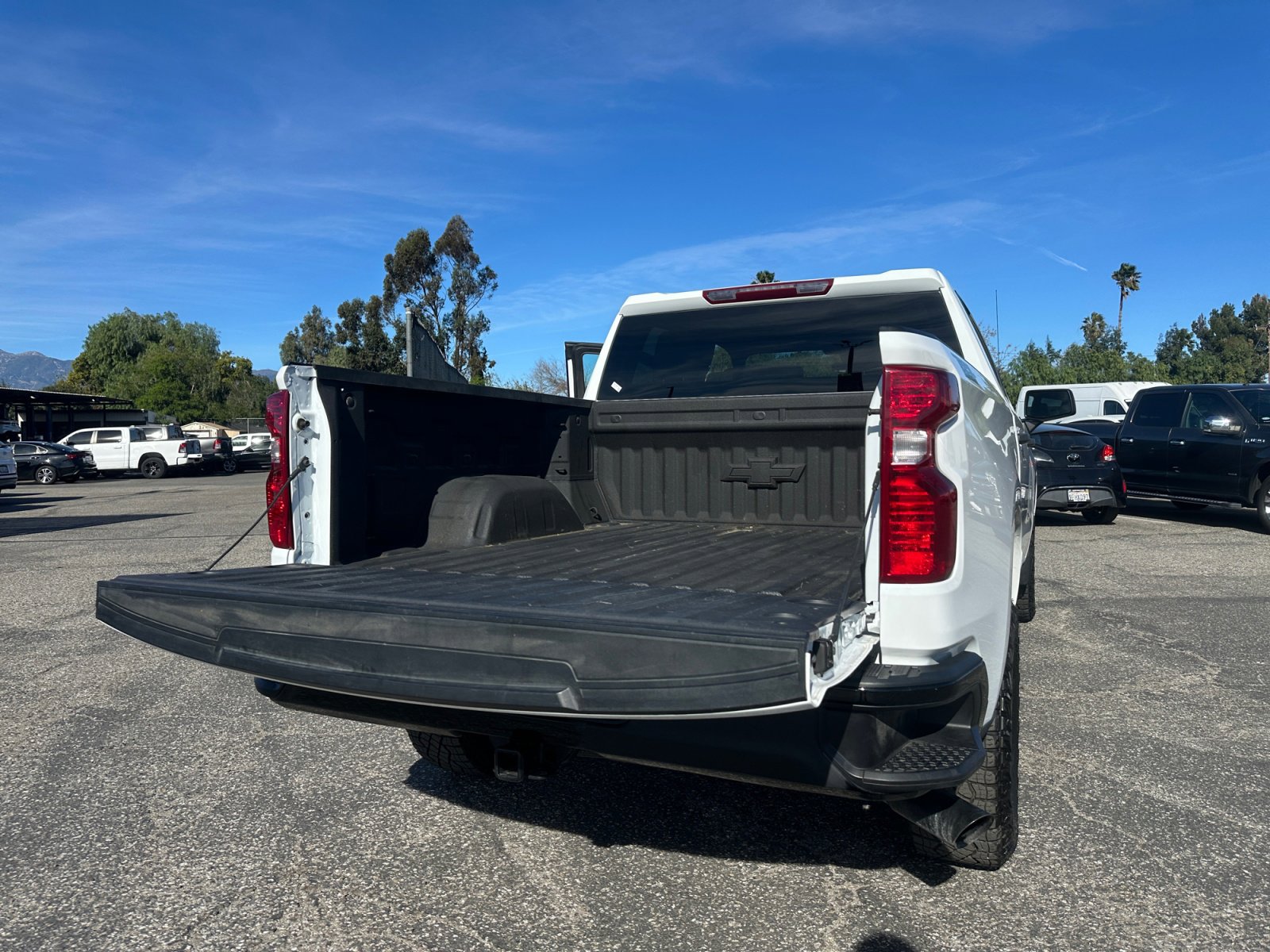 Used 2025 Chevrolet Silverado 1500 Custom Trail Boss w/ Dark Appearance Package image 28