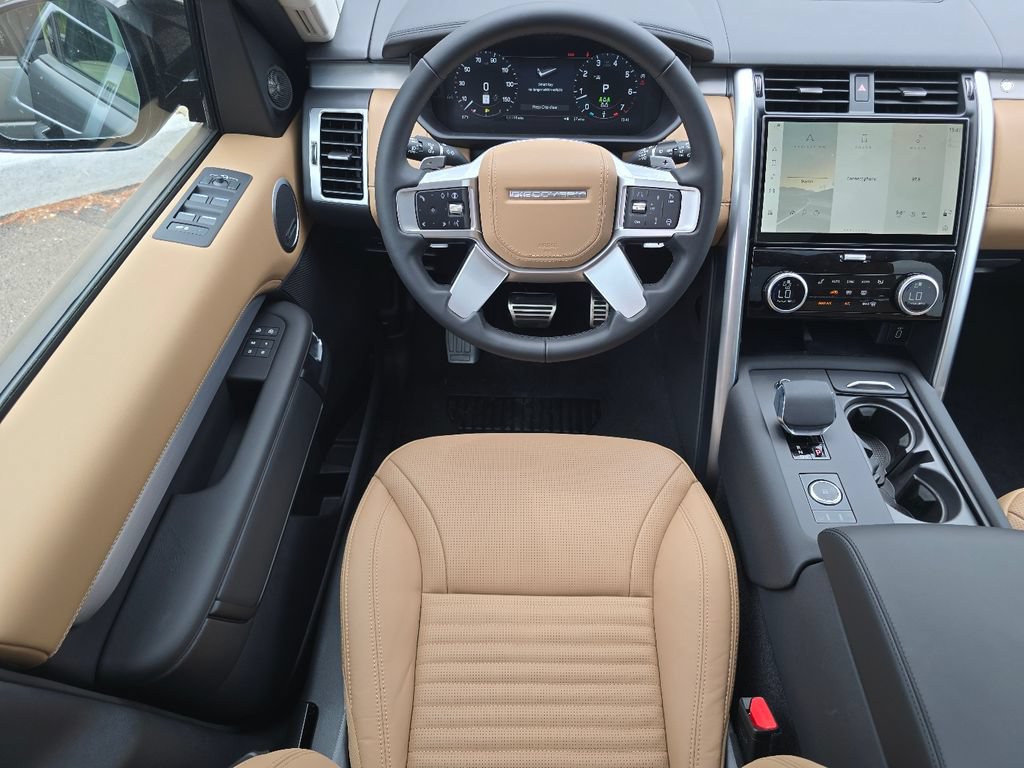 New 2026 Land Rover Discovery Limited Edition AWD/4WD image 39