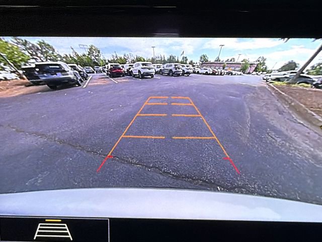 Used 2021 Chevrolet Traverse LT FWD image 30