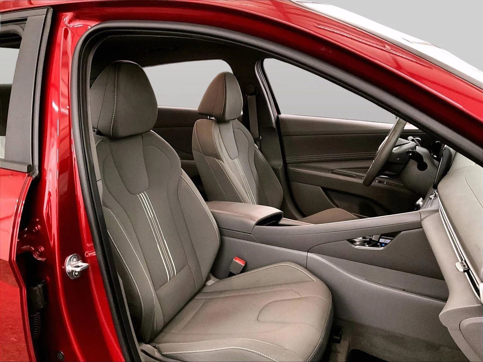 Used 2023 Hyundai Elantra SEL w/ Convenience Package image 7