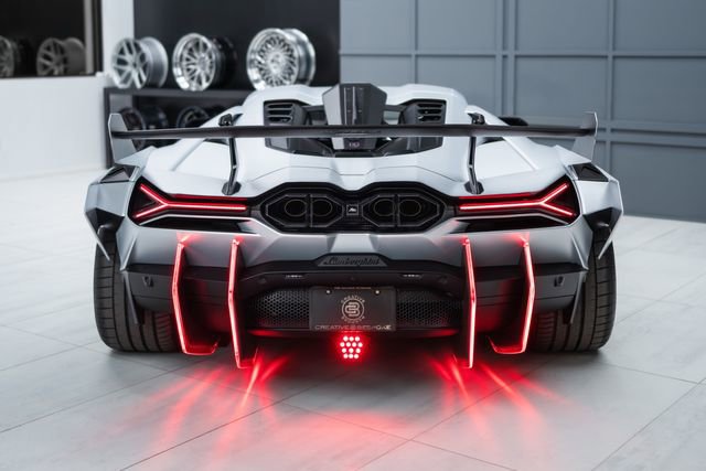 Used 2025 Lamborghini Revuelto AWD/4WD image 36