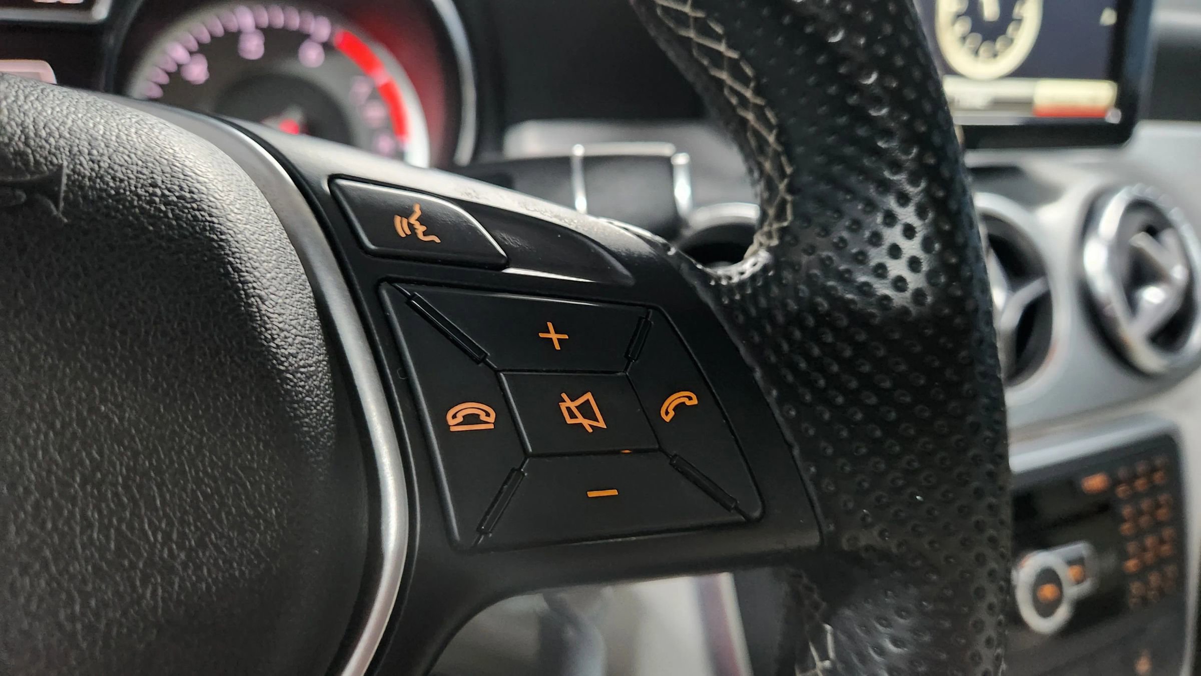 Used 2014 Mercedes-Benz CLA 250 4MATIC image 27