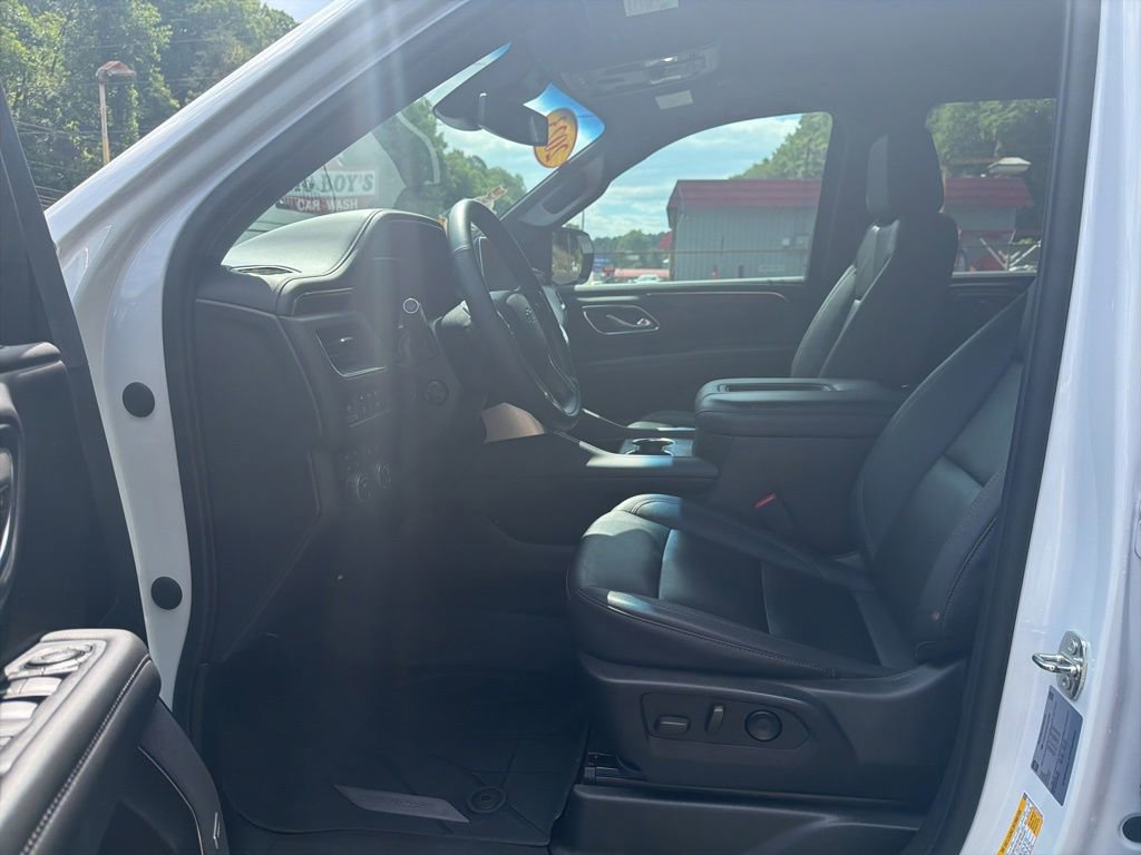 Used 2023 Chevrolet Tahoe Z71 w/ Luxury Package AWD/4WD image 8