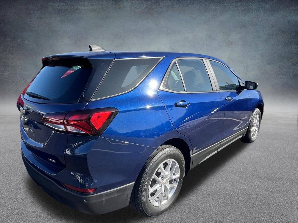 Used 2023 Chevrolet Equinox LS w/ Driver Confidence II Package AWD/4WD image 6
