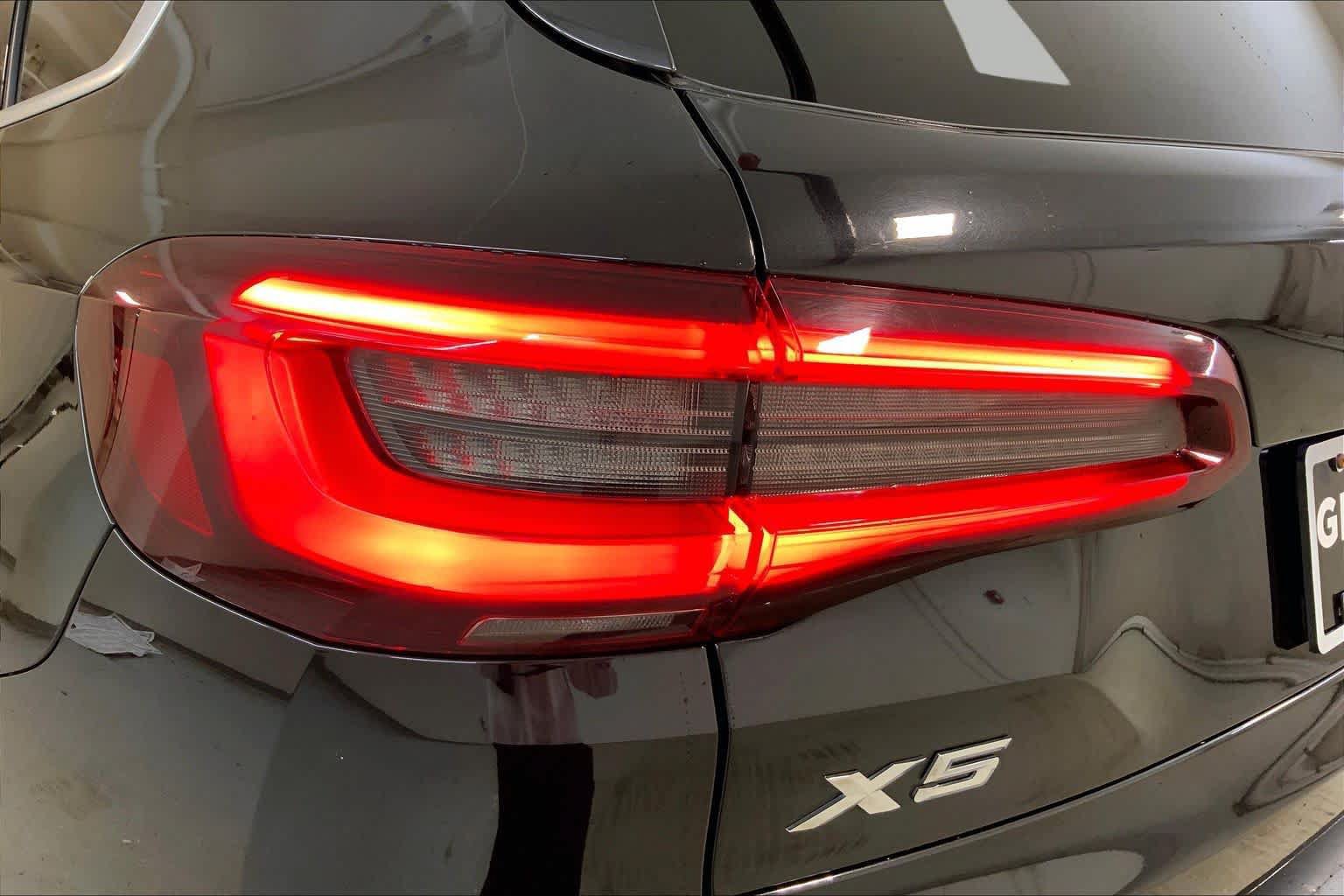 Used 2021 BMW X5 xDrive40i AWD/4WD image 28