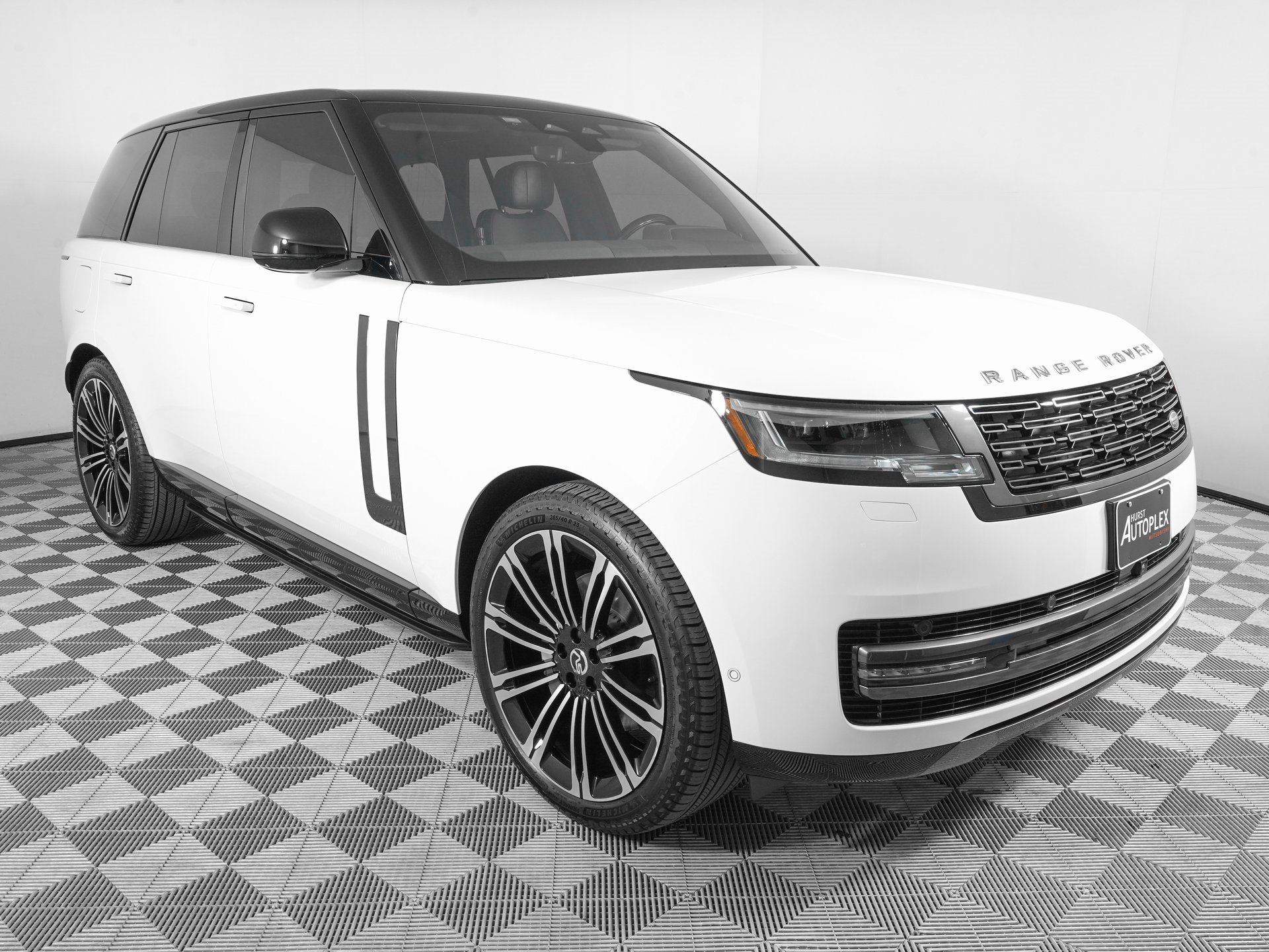 Used 2023 Land Rover Range Rover SE image 3