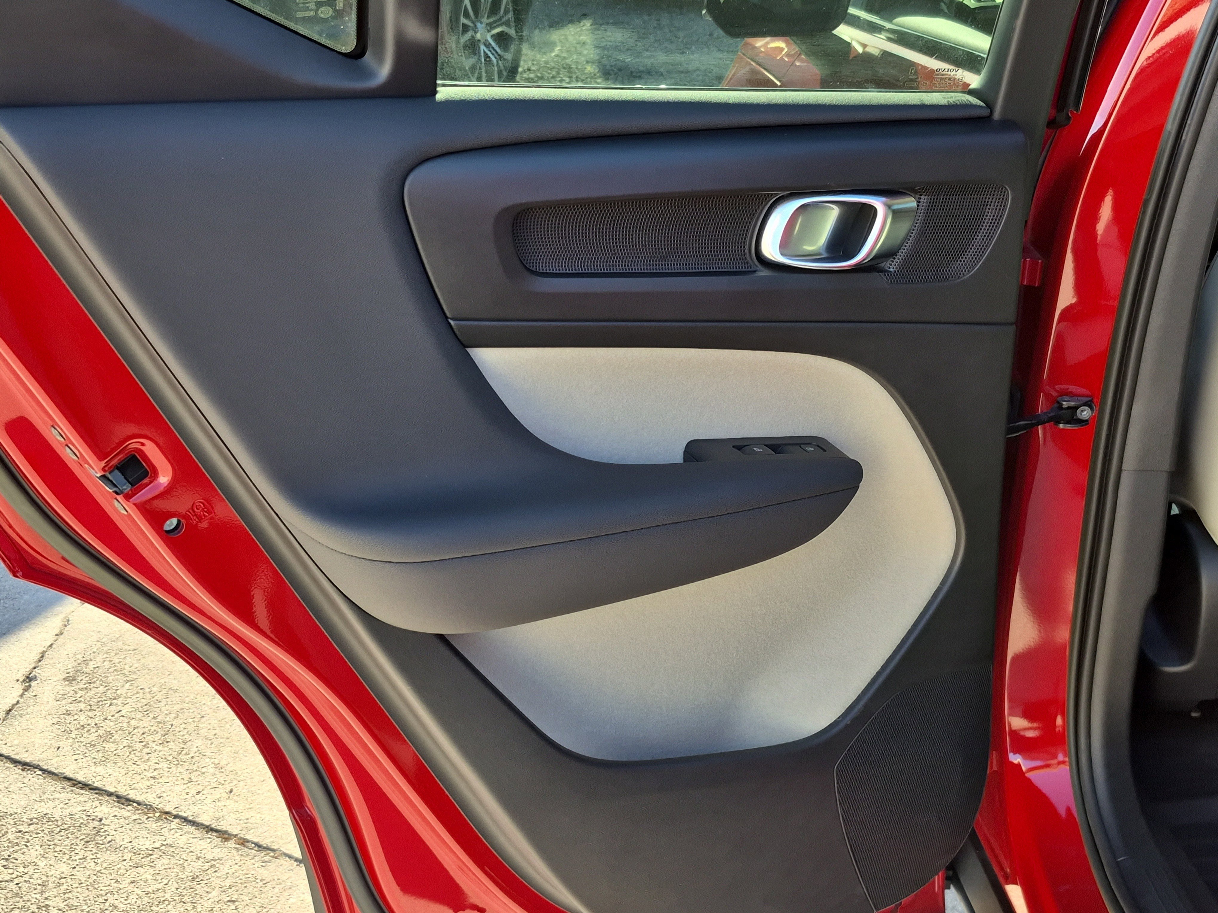 Used 2023 Volvo XC40 B5 Plus w/ Driver Assist Package image 16