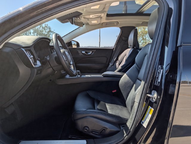 Used 2024 Volvo S60 B5 Core FWD image 10