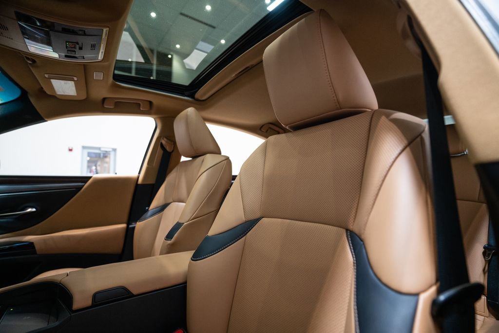 Used 2023 Lexus ES 350 w/ Premium Package image 6