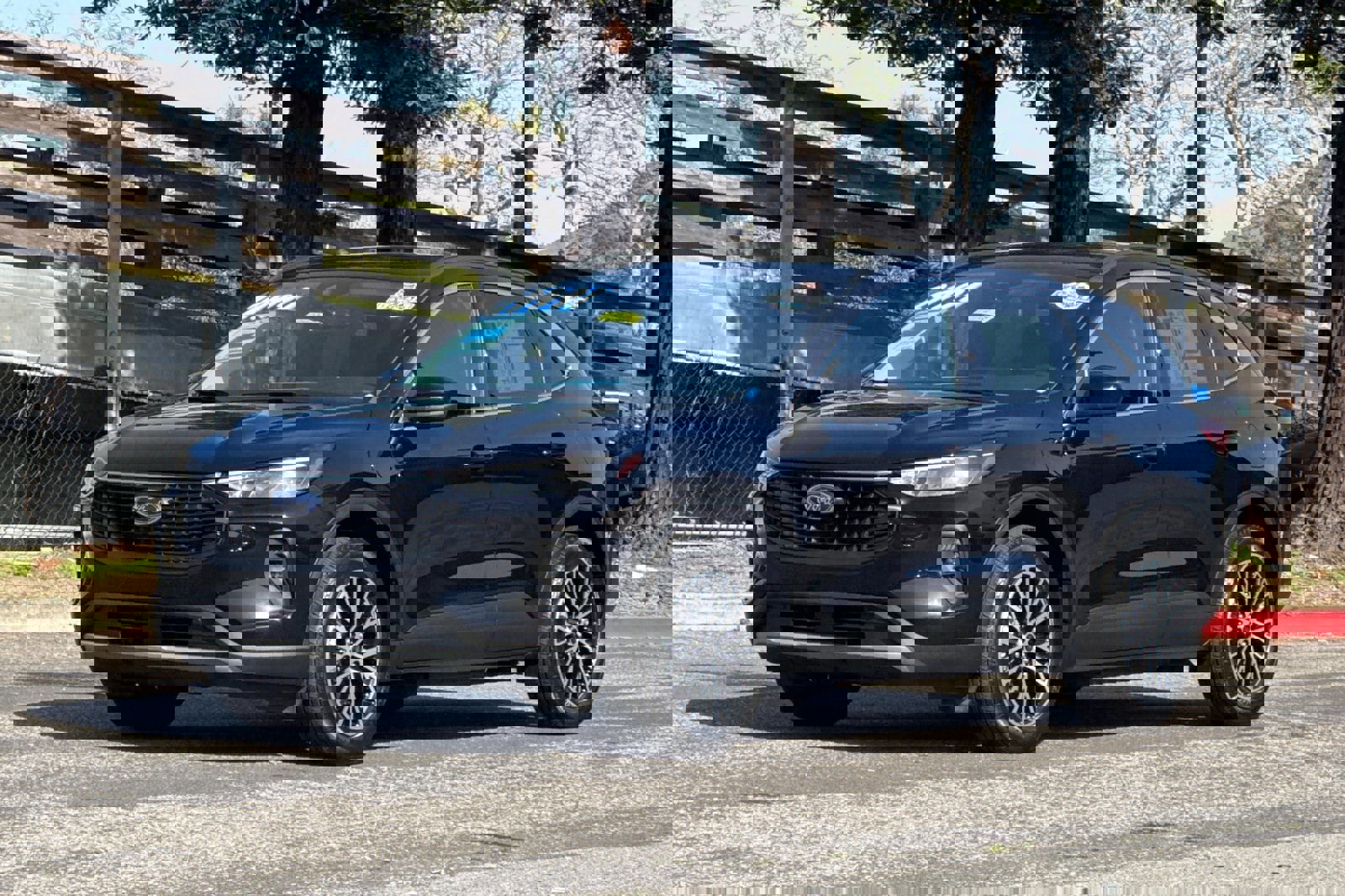 Certified 2025 Ford Escape SE image 8