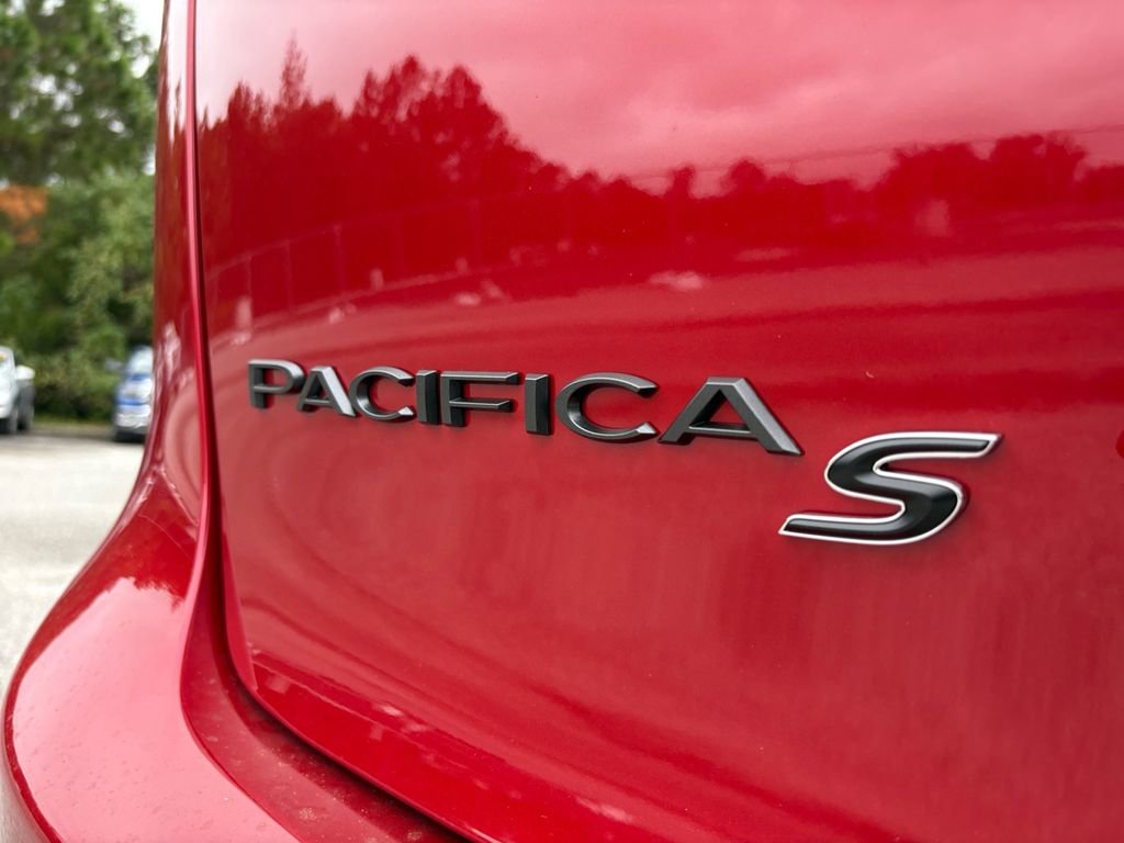 New 2026 Chrysler Pacifica Select image 13