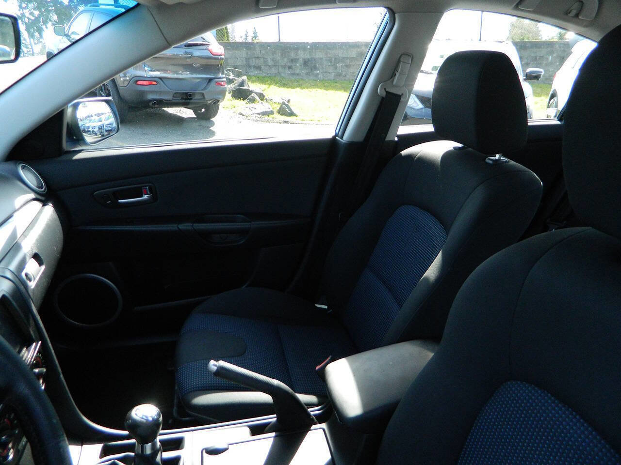 Used 2005 MAZDA MAZDA3 s image 13