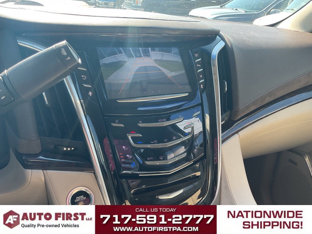 Used 2015 Cadillac Escalade Luxury AWD/4WD image 26