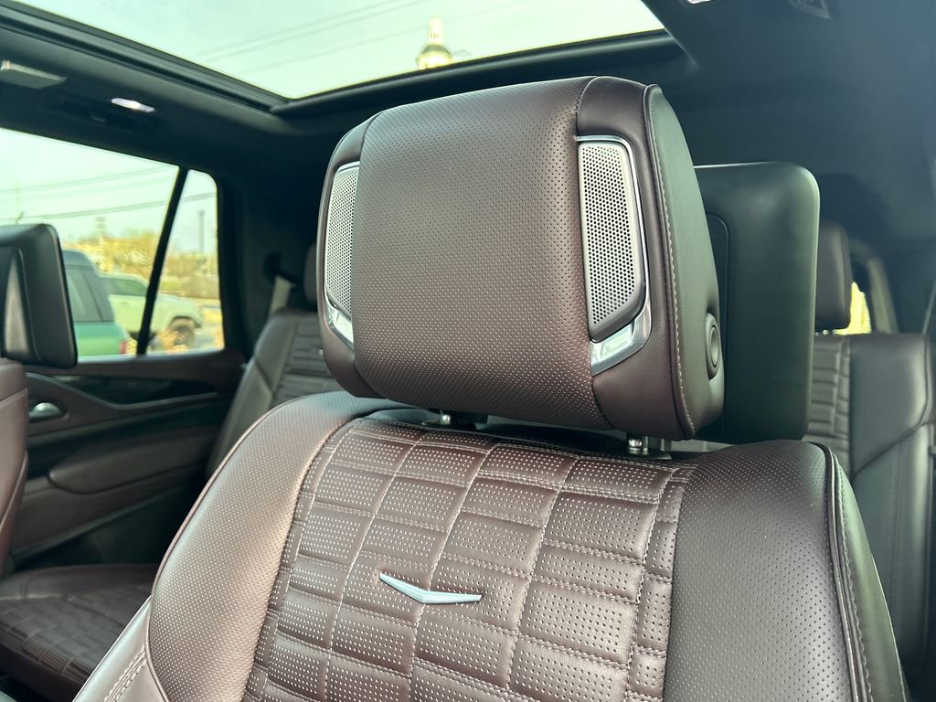 Certified 2023 Cadillac Escalade Sport Platinum w/ LPO, ONYX Package image 19