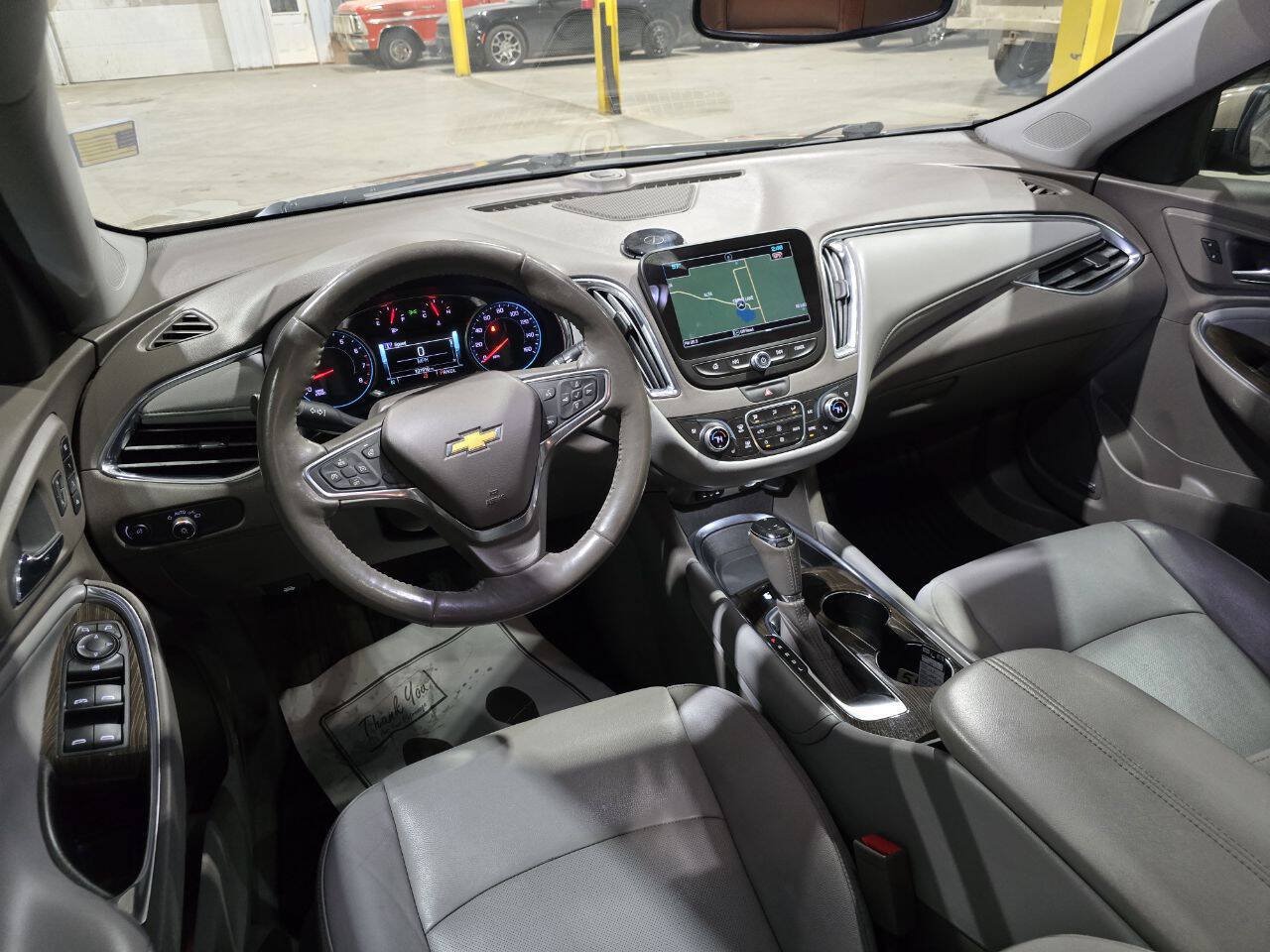 Used 2018 Chevrolet Malibu Premier w/ Premier Sun and Wheel Package FWD image 28