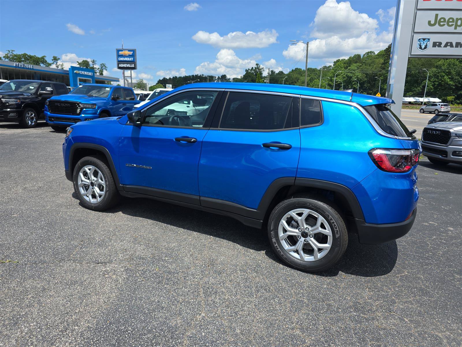 New 2025 Jeep Compass Sport AWD/4WD image 4