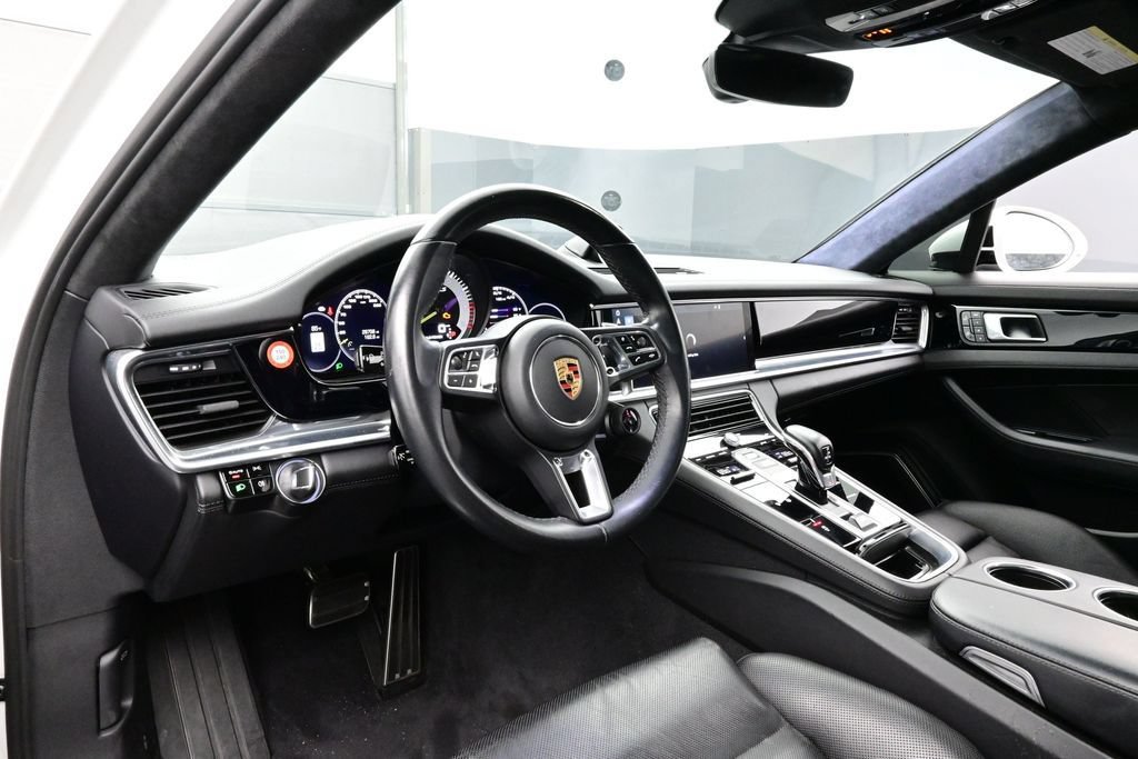 Certified 2019 Porsche Panamera Turbo S w/ Premium Package Plus AWD/4WD image 4