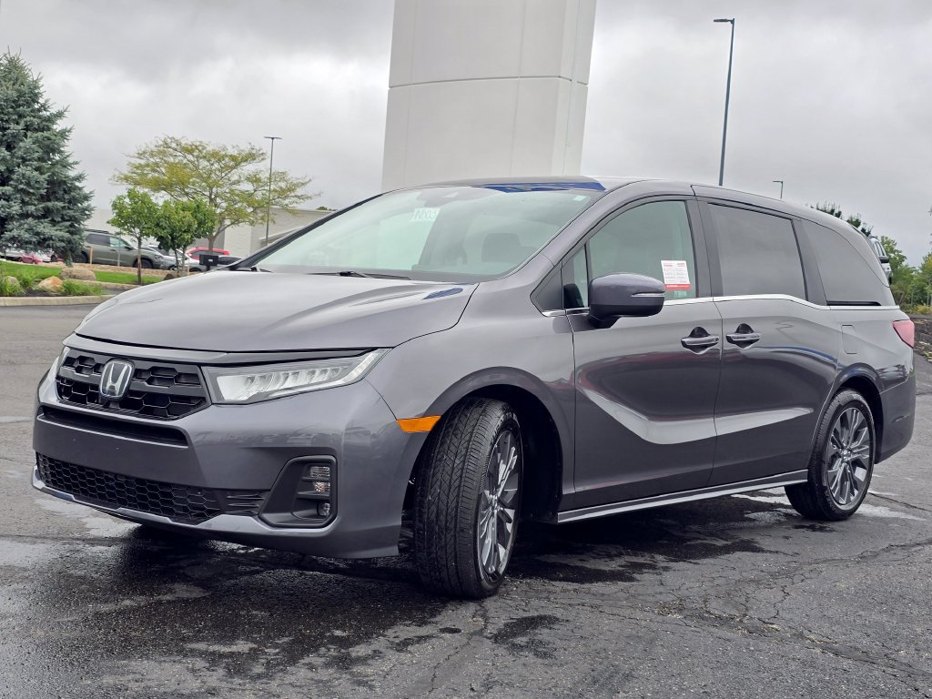 New 2027 Honda Odyssey Touring image 4