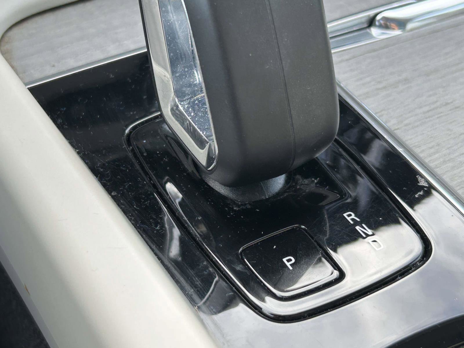 Certified 2023 Volvo XC60 B5 Plus w/ Climate Package image 27