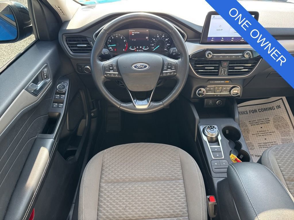 Used 2021 Ford Escape SE w/ SE Sport Appearance Package image 5
