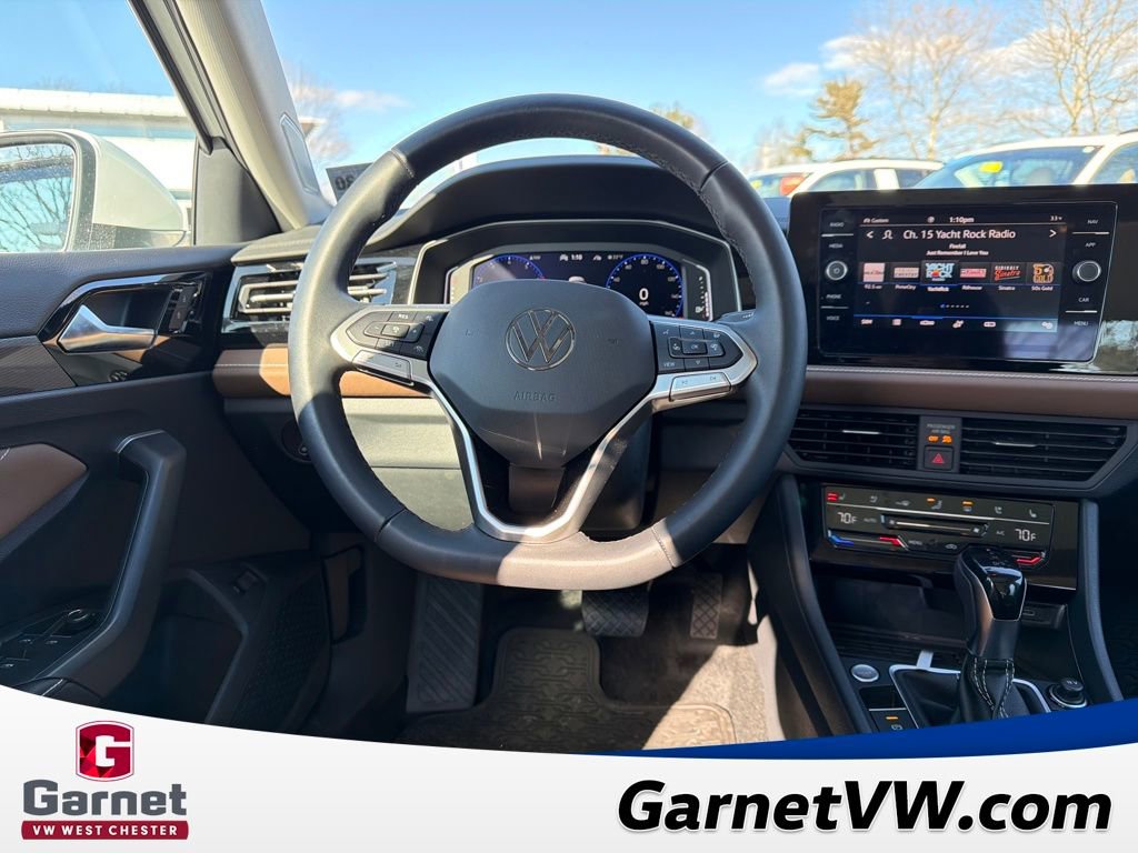Used 2025 Volkswagen Jetta SEL image 14