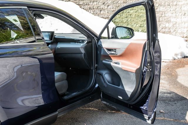 Certified 2022 Toyota Venza XLE image 15