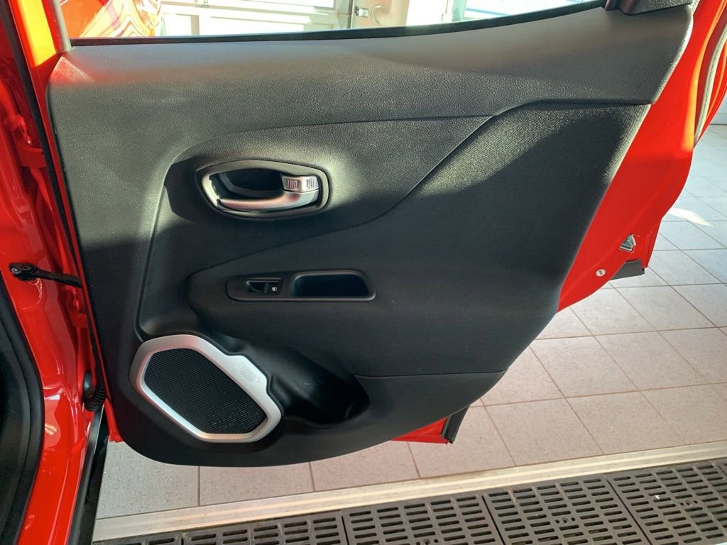 Used 2018 Jeep Renegade Sport w/ Power & Air Group image 18