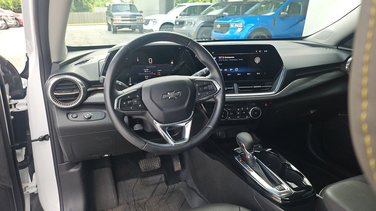 Used 2024 Chevrolet Trax ACTIV w/ Sunroof Package FWD image 15
