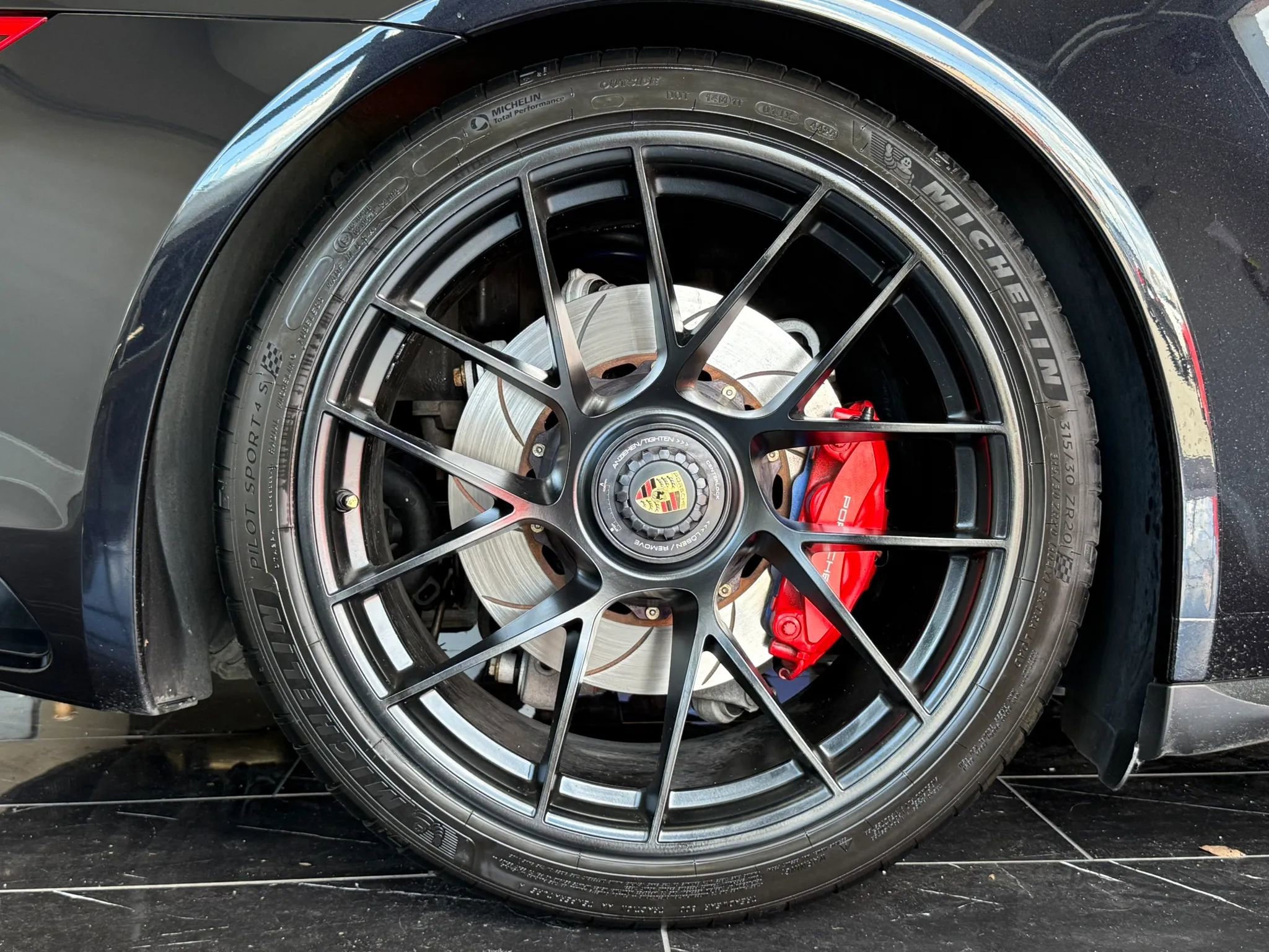 Used 2017 Porsche 911 GT3 RS image 32